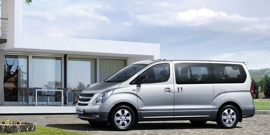 Как правильно арендовать минивэн для семейных поездок: полное руководство